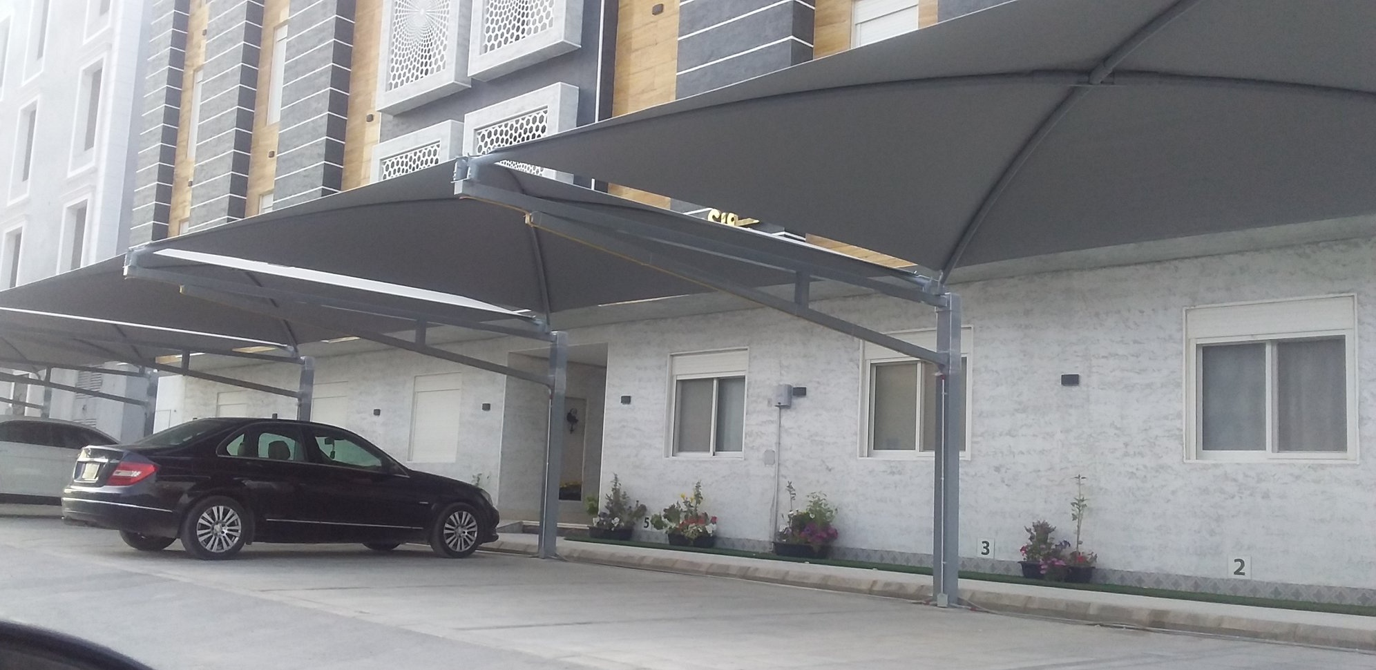 معرض مظلات وسواتر الاختيار الاول تركيب مظلات مواقف سيارات بالرياض - 0500559613 - اعمال المستودعات - شركة سواتر الرياض - برجولات الحدائق