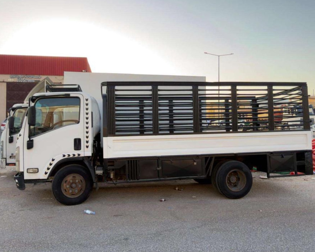دينا نقل عفش داخل حي الياسمين 0556418907