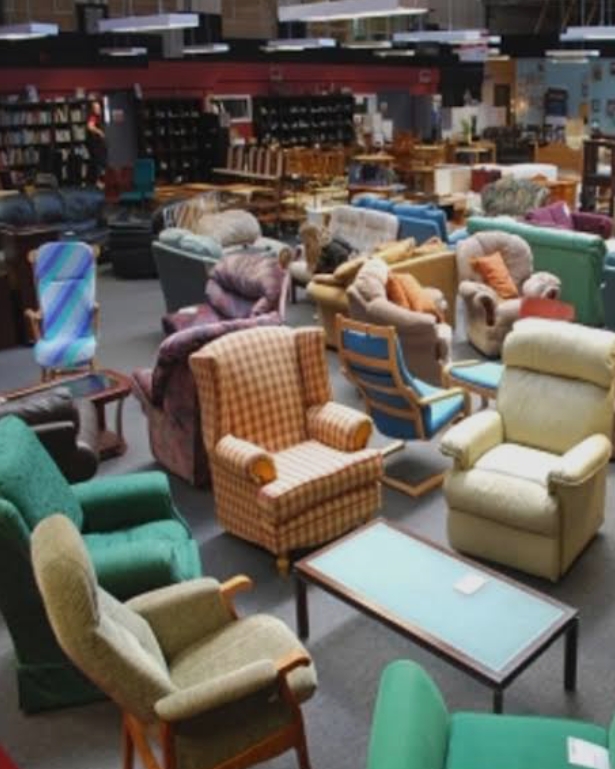 التخلص من الاثاث القديم بالرياض 0534375367