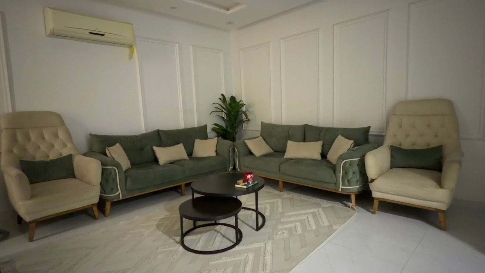 وانيت دينا سياره نقل عفش بالرياض 0503559450 ديانا مشوار تحميل بالرياض