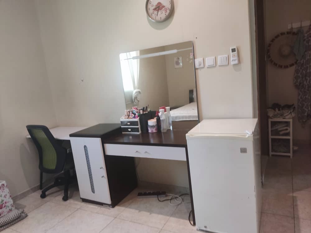دينا نقل عفش داخل حي الملقا 0556418907